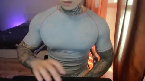 Snapshot of lewis_muscleee chatting on 7, 4, 2026 blablablack online show from 7, 4, 2026