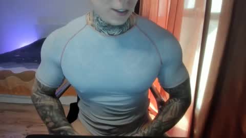 Snapshot of lewis_muscleee chatting on 12, 4, 2026 blablablack online show from 12, 4, 2026