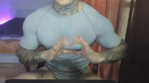 Snapshot of lewis_muscleee chatting on 24, 6, 2026 blablablack online show from 24, 6, 2026
