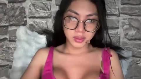 Hev Lexi online show from 5, 1, 2025