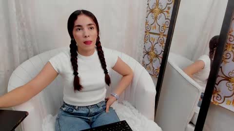 Snapshot of lexicutee chatting on 18, 5, 2026 LexiCutee online show from 18, 5, 2026