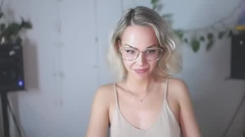 Lexie online show from 10, 12, 2024