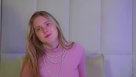 Snapshot of lexireadway chatting on 16, 9, 2025 Lexi online show from 16, 9, 2025