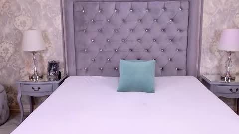 Lexi Riley online show from 28, 10, 2025