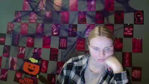 Leyla online show from 10, 10, 2025