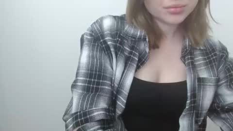 Snapshot of leyla_le chatting on 27, 4, 2026 Leyla online show from 27, 4, 2026