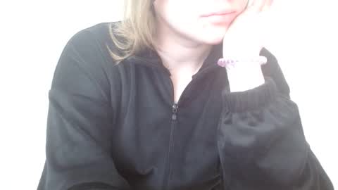 Snapshot of leyla_le chatting on 28, 4, 2026 Leyla online show from 28, 4, 2026