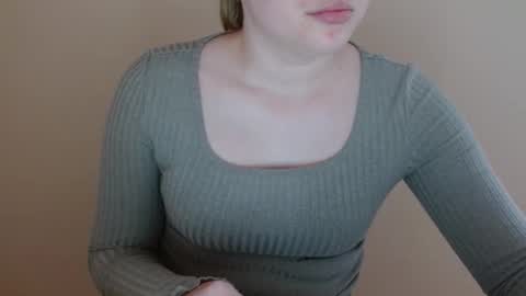 Snapshot of leyla_le chatting on 8, 5, 2026 Leyla online show from 8, 5, 2026