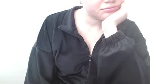 Snapshot of leyla_le chatting on 14, 5, 2026 Leyla online show from 14, 5, 2026
