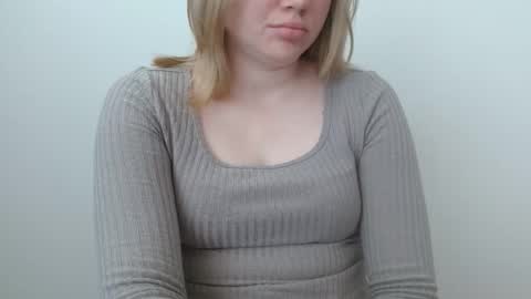 Snapshot of leyla_le chatting on 15, 5, 2026 Leyla online show from 15, 5, 2026