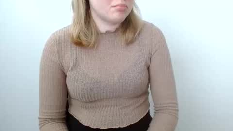 Snapshot of leyla_le chatting on 16, 5, 2026 Leyla online show from 16, 5, 2026