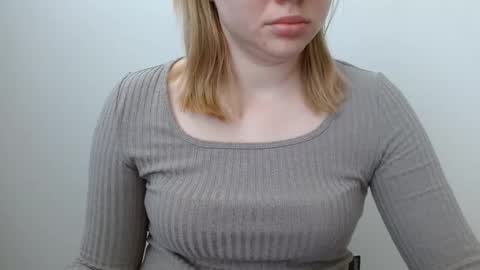 Snapshot of leyla_le chatting on 26, 5, 2026 Leyla online show from 26, 5, 2026
