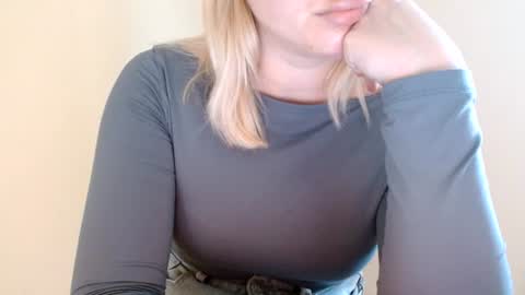 Snapshot of leyla_le chatting on 28, 7, 2026 Leyla online show from 28, 7, 2026