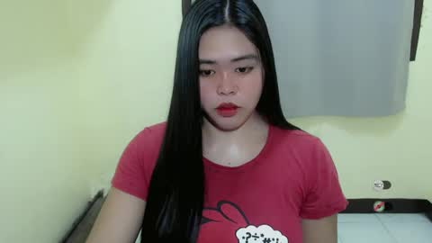 Snapshot of lhara_cumming chatting on 24, 2, 2025 LHARA online show from 24, 2, 2025
