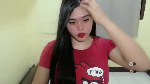 Snapshot of lhara_cumming chatting on 27, 2, 2025 LHARA online show from 27, 2, 2025