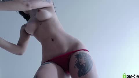 Snapshot of lia__summer chatting on 10, 10, 2025 lia__summer online show from 10, 10, 2025