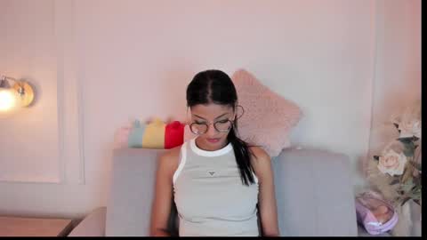 Lia online show from 1, 2, 2025