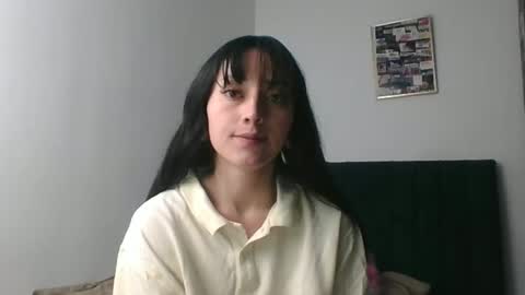 Snapshot of lia_queen610 chatting on 19, 10, 2025 Little Queen Lia online show from 19, 10, 2025