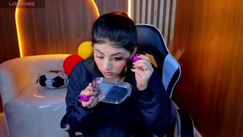 Snapshot of lia_queen_tx chatting on 12, 7, 2026 Online 1400 - 2100 online show from 12, 7, 2026