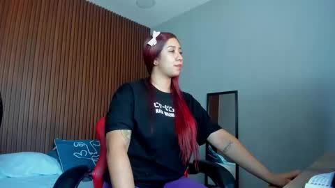 Snapshot of lia_violetta chatting on 2, 12, 2025 lia_violetta online show from 2, 12, 2025