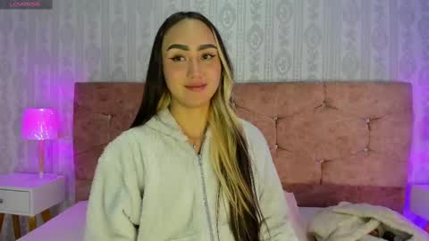 Snapshot of liaa_18 chatting on 9, 9, 2025 Liaa online show from 9, 9, 2025