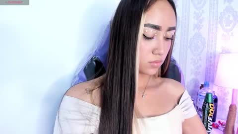 Snapshot of liaa_18 chatting on 8, 10, 2025 Liaa online show from 8, 10, 2025