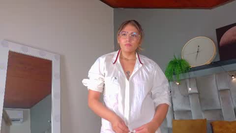 Snapshot of liaamoretti__ chatting on 7, 7, 2026 L I A online show from 7, 7, 2026