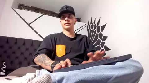 Snapshot of liaamsmiith_ chatting on 12, 9, 2025 Liam Smith online show from 12, 9, 2025