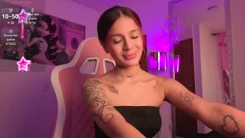 Snapshot of liabutera chatting on 4, 10, 2025 Lia Butera online show from 4, 10, 2025