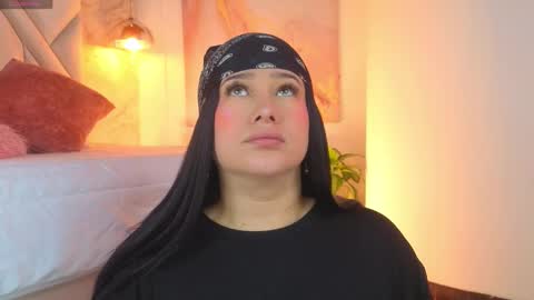 Lia Cox online show from 6, 3, 2026