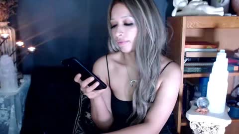 Lia Divina online show from 7, 1, 2025