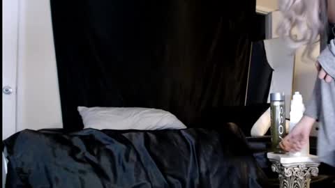 Lia Divina online show from 27, 2, 2025