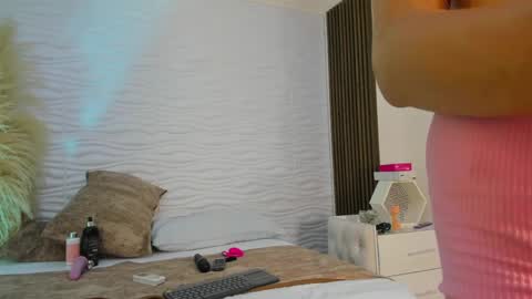 Snapshot of liaflowers chatting on 8, 5, 2026 Lia online show from 8, 5, 2026