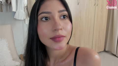 Snapshot of liajohnsons_ chatting on 5, 6, 2026 Lia Johnsons online show from 5, 6, 2026