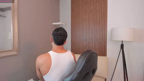 Liam Collins online show from 8, 2, 2025