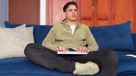 Snapshot of liam_enzho chatting on 18, 4, 2026 Liam online show from 18, 4, 2026