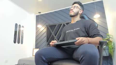 LIAM KLEIN online show from 29, 9, 2025