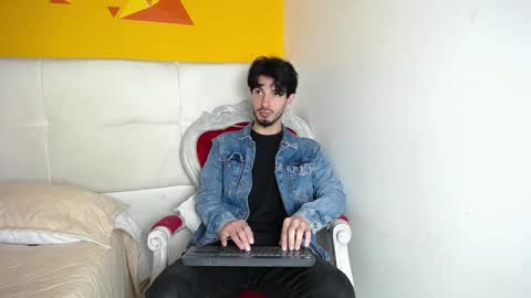 Snapshot of liamluxe chatting on 17, 12, 2024 LiamLuxe online show from 17, 12, 2024