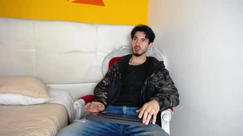 Snapshot of liamluxe chatting on 18, 12, 2024 LiamLuxe online show from 18, 12, 2024