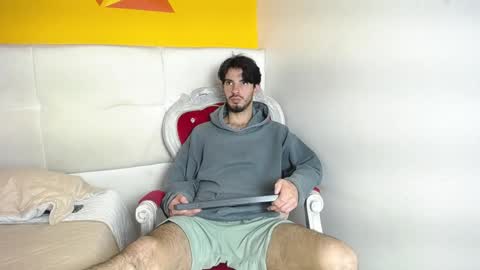 Snapshot of liamluxe chatting on 21, 12, 2024 LiamLuxe online show from 21, 12, 2024