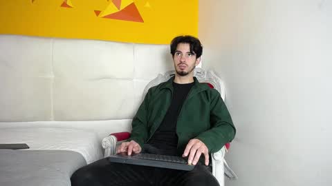 Snapshot of liamluxe chatting on 14, 1, 2025 LiamLuxe online show from 14, 1, 2025