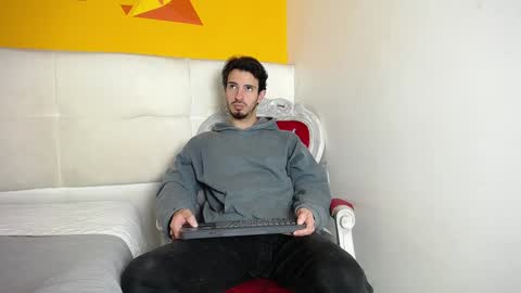 Snapshot of liamluxe chatting on 15, 1, 2025 LiamLuxe online show from 15, 1, 2025