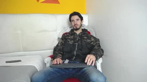 Snapshot of liamluxe chatting on 27, 1, 2025 LiamLuxe online show from 27, 1, 2025