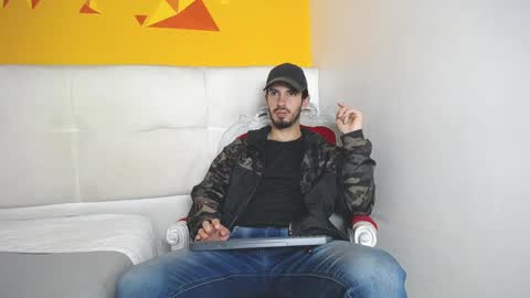 Snapshot of liamluxe chatting on 27, 1, 2025 LiamLuxe online show from 27, 1, 2025