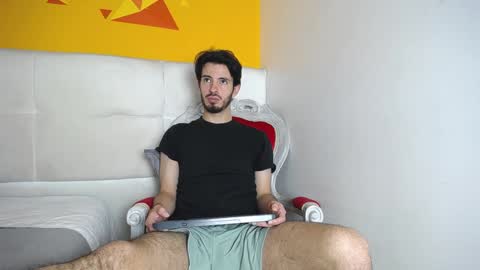 Snapshot of liamluxe chatting on 1, 2, 2025 LiamLuxe online show from 1, 2, 2025