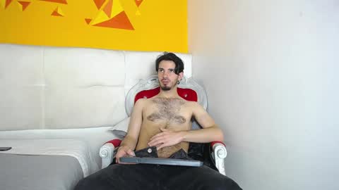 Snapshot of liamluxe chatting on 8, 2, 2025 LiamLuxe online show from 8, 2, 2025