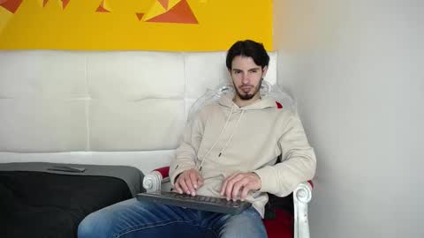 Snapshot of liamluxe chatting on 11, 2, 2025 LiamLuxe online show from 11, 2, 2025