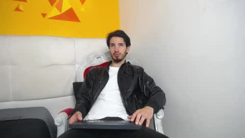 Snapshot of liamluxe chatting on 14, 2, 2025 LiamLuxe online show from 14, 2, 2025
