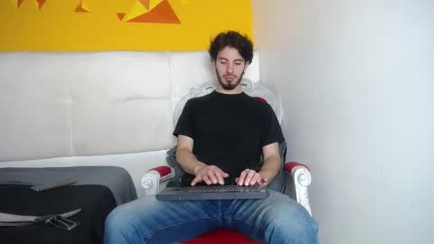 Snapshot of liamluxe chatting on 18, 2, 2025 LiamLuxe online show from 18, 2, 2025