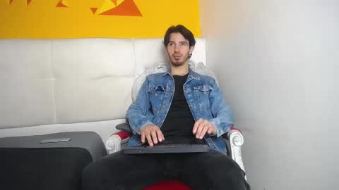 Snapshot of liamluxe chatting on 24, 2, 2025 LiamLuxe online show from 24, 2, 2025